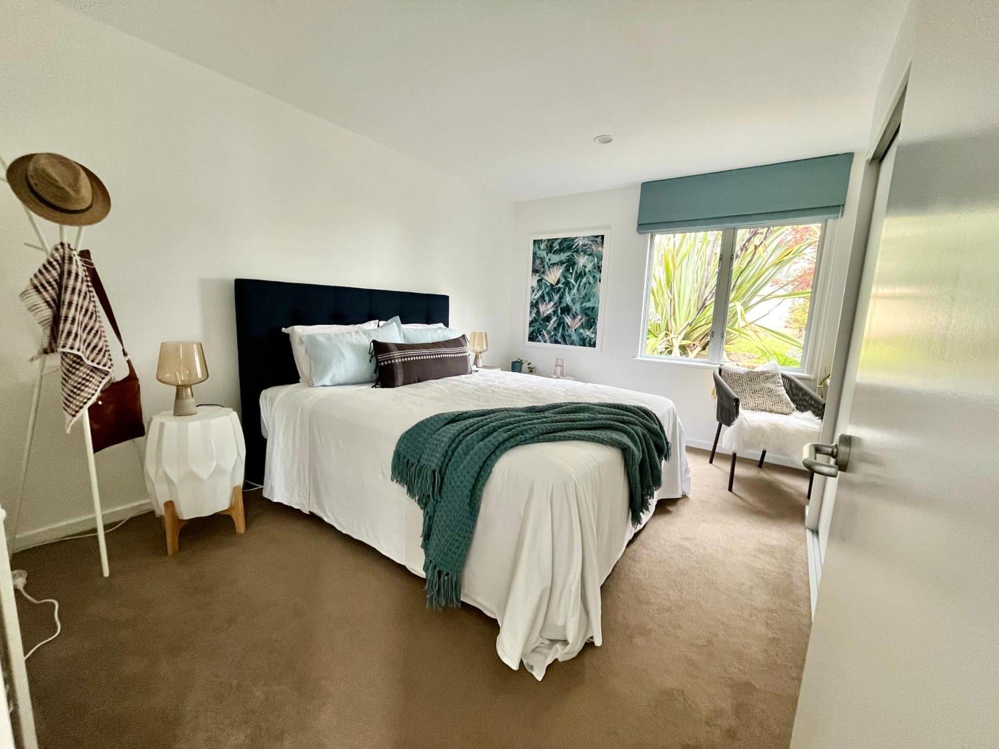 The Lighthouse - Free Breakfast And Stunning Views Bed and Breakfast Christchurch Buitenkant foto